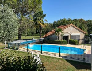 LODGE AVEC PISCINE